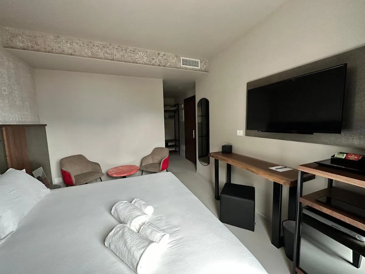 Villa Clementina Boutique Hotel Colonno